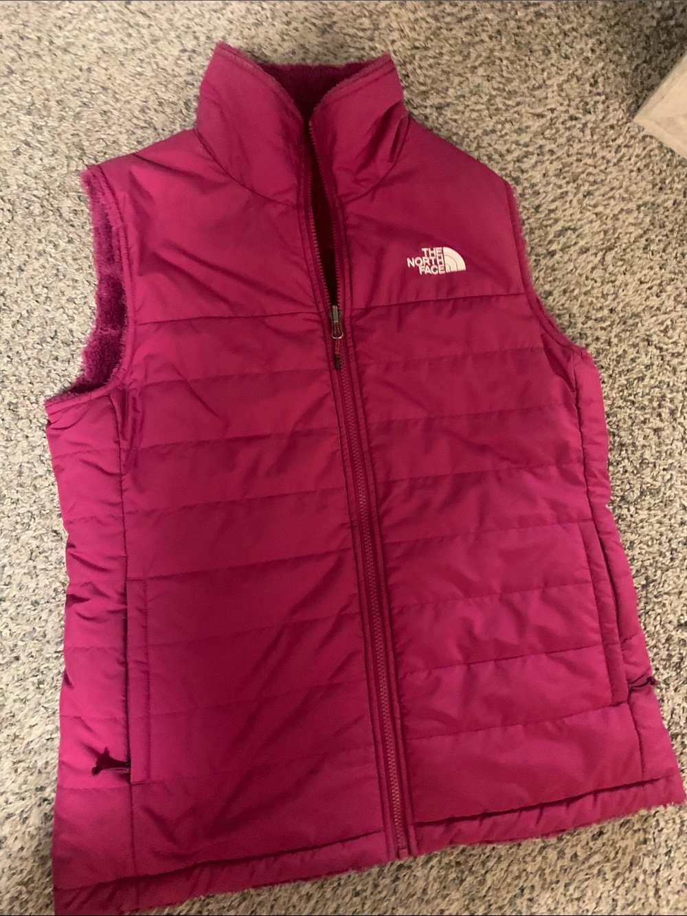 Women's Northface Fuchsia Quilted Insulated Vest Size: Large **Reversible too!**